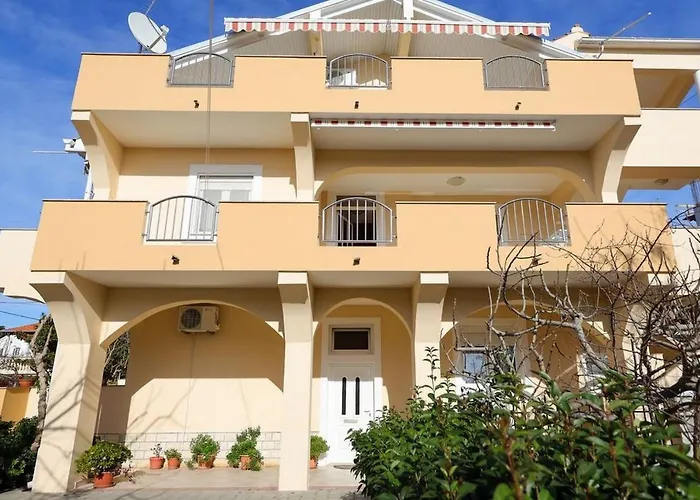 Διαμέρισμα Mira *